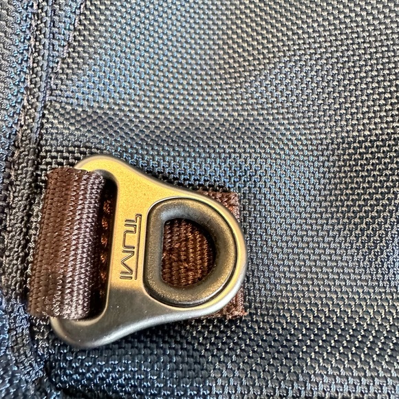 Tumi Alpha Bravo Sling - Used - Picture 6 of 11